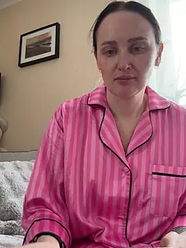 TomilaSi online show from 12.18.25