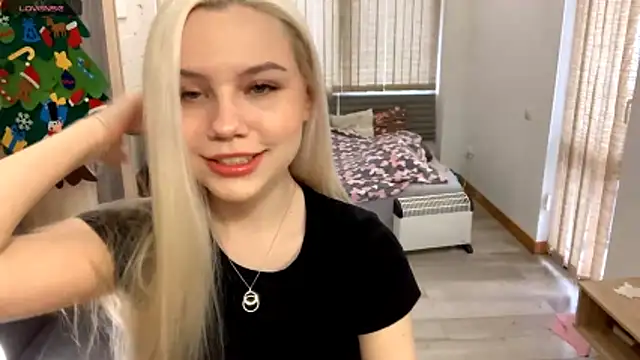 Snapshot of MistikMinx chatting on 01.15.26 MistikMinx online show from 01.15.26