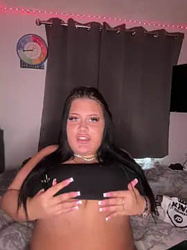 CurvyAyla online show from 02.04.26