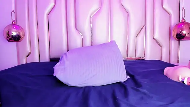 IrisHerrera  online show from 03.23.26