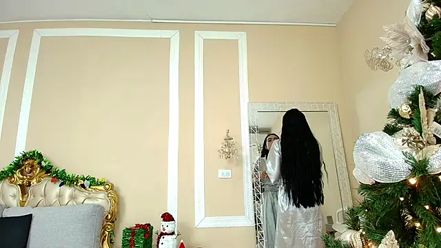 HallieStone online show from 12.21.25