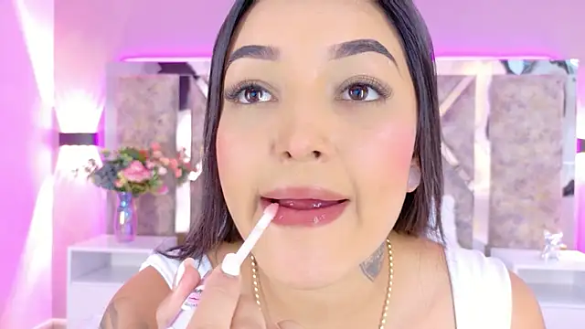 Snapshot of MelissaGill_ chatting on 12.22.25 MelissaGill online show from 12.22.25