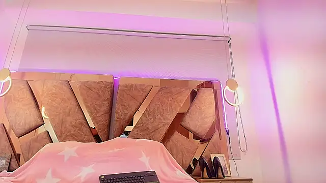 Snapshot of emma_cook_ chatting on 12.21.25 emma cook online show from 12.21.25