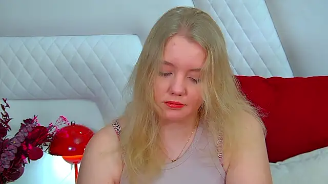 Snapshot of EmilyEvanse chatting on 02.06.26 EmilyEvanse online show from 02.06.26