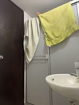 Miia moonn online show from 12.14.25