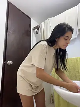 Miia moonn online show from 12.15.25