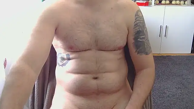 Snapshot of theh0tdick chatting on 05.16.26 theh0tdick online show from 05.16.26