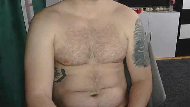Snapshot of theh0tdick chatting on 05.25.26 theh0tdick online show from 05.25.26