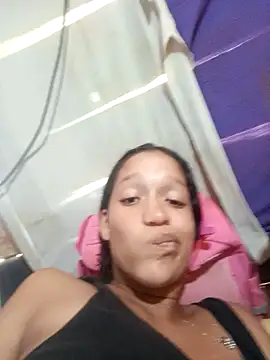 Snapshot of rachelbunny_and_kevin chatting on 12.04.25 rachelbunny and kevin online show from 12.04.25