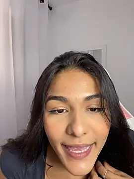 Snapshot of Laurapocahontas chatting on 12.01.25 Laurapocahontas online show from 12.01.25