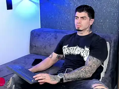 Snapshot of _mrcock__ chatting on 05.17.26 mrcock online show from 05.17.26