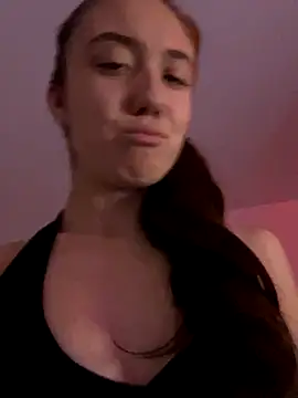 Snapshot of CristinaSw chatting on 12.20.25 CristinaSw online show from 12.20.25