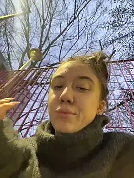 Snapshot of CristinaSw chatting on 12.21.25 CristinaSw online show from 12.21.25