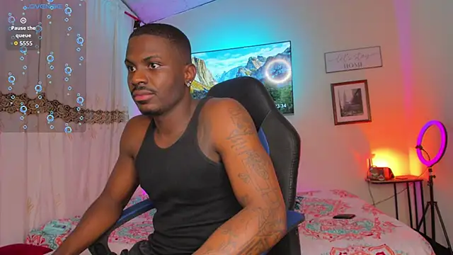 Snapshot of Ethantravis22 chatting on 11.25.25 Ethantravis22 online show from 11.25.25