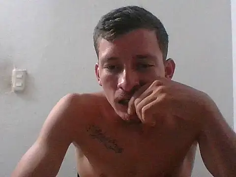 Snapshot of monojerez chatting on 12.15.25 monojerez online show from 12.15.25