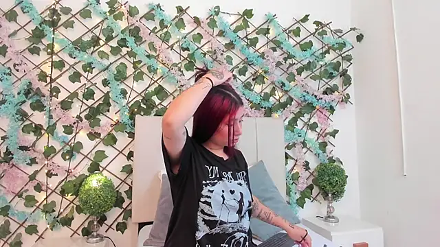 CharlotteBlossom online show from 12.18.25