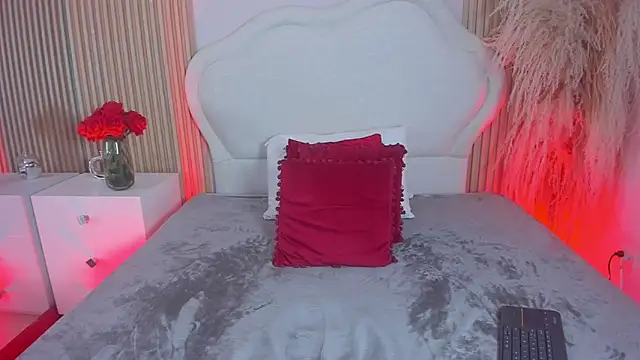 Snapshot of Vera_Gold_ chatting on 12.20.25 Vera Gold online show from 12.20.25