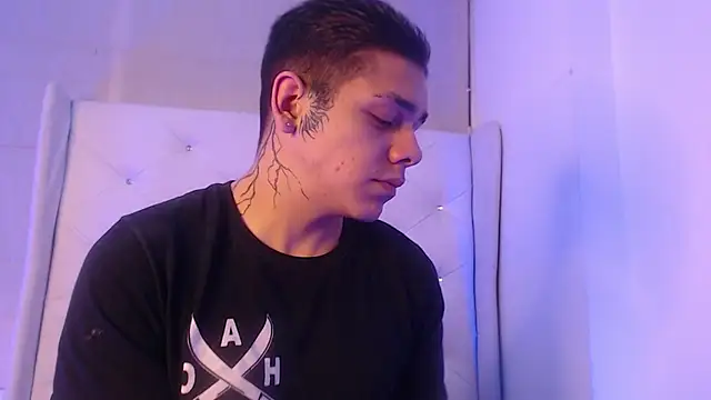 Snapshot of Noah_and_kim69 chatting on 01.15.26 Noah and kim69 online show from 01.15.26