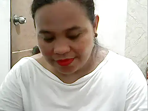 Snapshot of cutechubby chatting on 05.17.26 cutechubby online show from 05.17.26