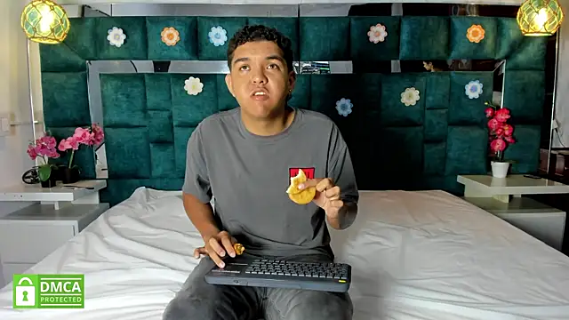 Snapshot of _bonnyandclyde chatting on 01.08.26 bonnyandclyde online show from 01.08.26