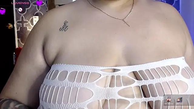 AdeleCruzz online show from 12.18.25