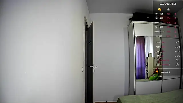 Snapshot of ArianeRandy chatting on 06.17.26 ArianeRandy online show from 06.17.26