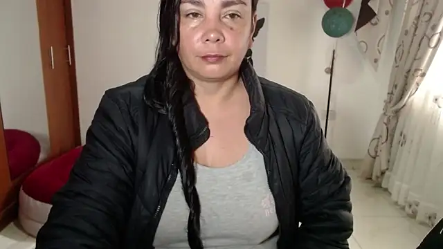 Snapshot of vivian-milf chatting on 01.08.26 vivian-milf online show from 01.08.26