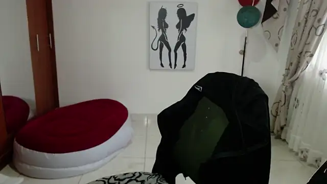 Snapshot of vivian-milf chatting on 01.14.26 vivian-milf online show from 01.14.26