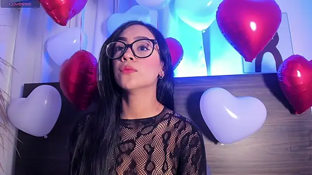 Klohewilliams  online show from 02.12.26