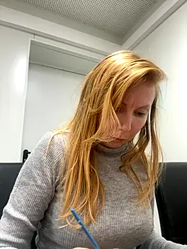 Snapshot of JenyJansy chatting on 12.04.25 JenyJansy online show from 12.04.25