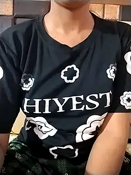 RASHMI SHARMA9 online show from 04.18.26