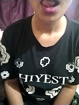 RASHMI SHARMA9 online show from 04.27.26