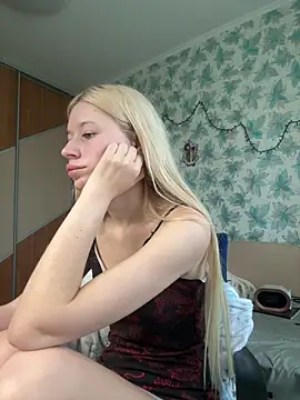 Snapshot of Barbie_Blondie chatting on 03.24.26 Barbie Blondie online show from 03.24.26