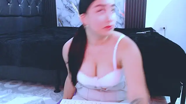 NoaLeon21 online show from 02.21.26