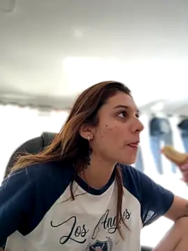 Snapshot of allisonn_parker26 chatting on 11.27.25 allisonn parker26 online show from 11.27.25