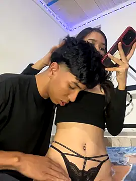 Snapshot of aurora_082 chatting on 12.05.25 aurora 082 online show from 12.05.25