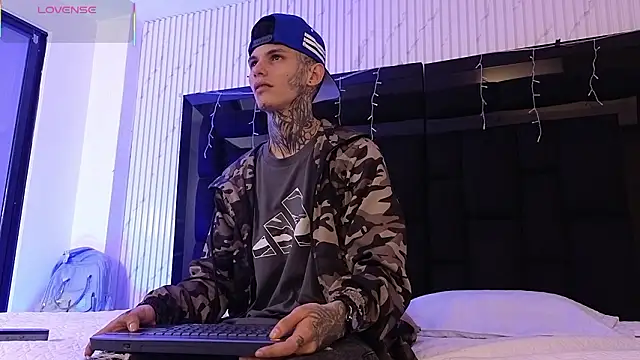 Snapshot of Paulo_527 chatting on 02.25.26 Paulo 527 online show from 02.25.26