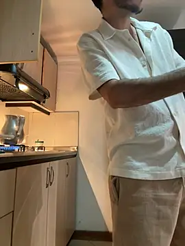 Snapshot of RicoValen chatting on 02.24.26 RicoValen online show from 02.24.26