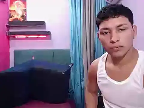 Snapshot of twinks_fuck chatting on 06.13.26 twinks fuck online show from 06.13.26