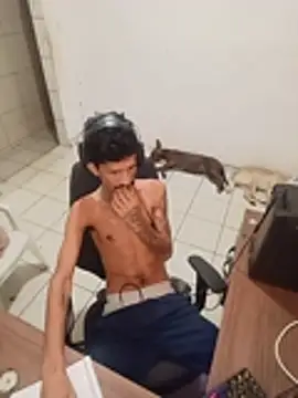 Snapshot of theyllorwillian chatting on 04.16.26 theyllorwillian online show from 04.16.26