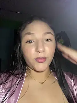 Snapshot of Emily_milk_1 chatting on 05.17.26 Emily milk 1 online show from 05.17.26