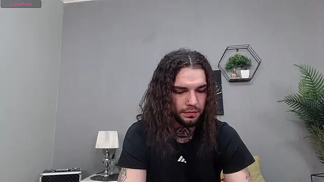 Snapshot of KaneHunter chatting on 04.22.26 KaneHunter online show from 04.22.26