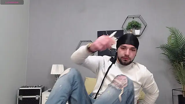 Snapshot of KaneHunter chatting on 04.25.26 KaneHunter online show from 04.25.26