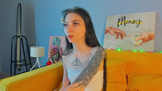 Snapshot of Ellen_Hops chatting on 12.05.25 Ellen Hops online show from 12.05.25