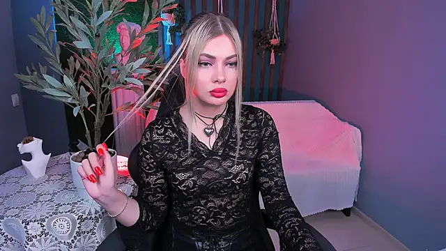 Snapshot of HyileyClark chatting on 03.07.26 HyileyClark online show from 03.07.26