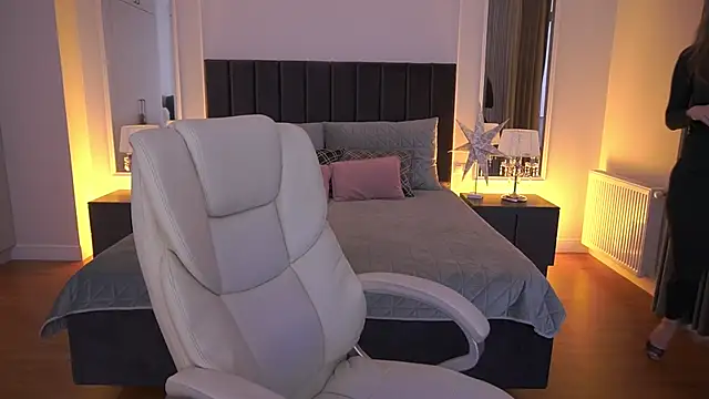 KissableKira online show from 02.13.26