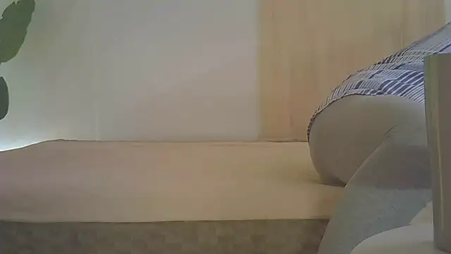 Snapshot of kyono-iyashi chatting on 04.25.26 kyono-iyashi online show from 04.25.26