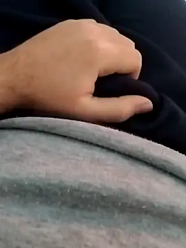 Snapshot of erdestruttor18 chatting on 11.29.25 erdestruttor18 online show from 11.29.25