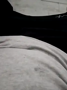 Snapshot of erdestruttor18 chatting on 12.03.25 erdestruttor18 online show from 12.03.25