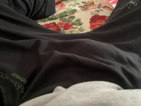 Snapshot of erdestruttor18 chatting on 02.26.26 erdestruttor18 online show from 02.26.26